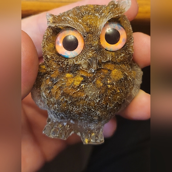 Genuine Tigers Eye or Clear Quartz Chip Resin Owl - Picture 2 of 5